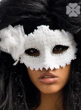 White mask with strass