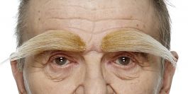 Eyebrows blonde