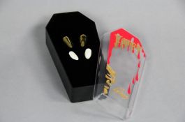 Luxury fright fangs 2 pairs in coffin